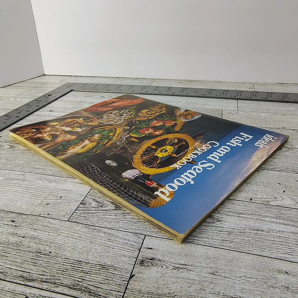 Fish and Seafood Cookbook‎ Patricia Hansen 1979 Ideals Softcover